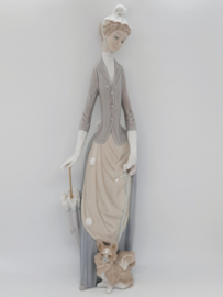 Vintage Lladro beeld dame met hond 'Dama de Bulevar'