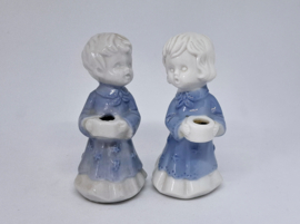 Twee kandelaars Lilien porselein, engeltjes
