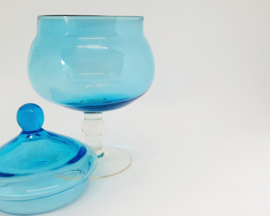 Vintage bonbonnière van blauw glas op voet