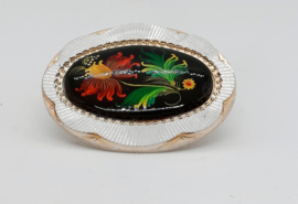 Vintage broche met  handgeschilderde bloem