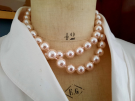 Parelketting,  faux parels, roze, Monet '90