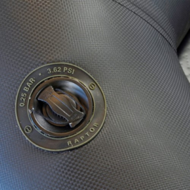 Raptor Belly Boat XLT 170 met zijtassen – zwart carbonlook