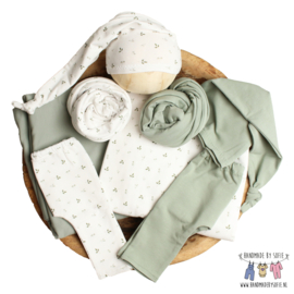 Newborn Romper - Flower Collection - Small Leaf