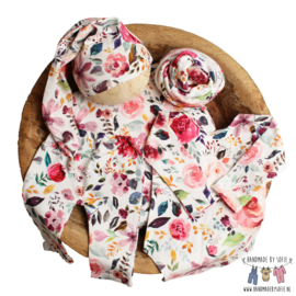 Newborn Romper - Flower Collection - Bouquet Lace
