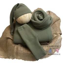 Specials - stretch backdrop - Olive