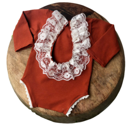 Newborn Romper - Brick Lace lange mouwen