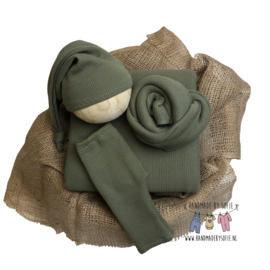 Specials - stretch backdrop - Olive