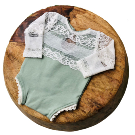 Newborn Romper - April Collection - old mint lace lange mouw