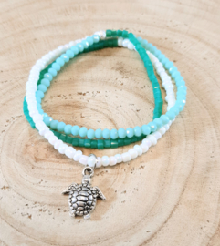 Fijne armbandjes in groen, wit en zilver