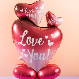 Staande Folieballon - Ombre Love - 3 harten - 77 cm Art. nr.: 63793 Een groots liefdesgebaar. Staande Folieballon, Ombre Love, "Love you!" - 77 cm. Inhoud: 1 folieballon. Bijvoorbeeld te gebruiken tijdens de volgende feestgelegenheid/feestgelegenheden: Va