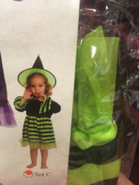 little witch  dress and hat kleur groen/zwart maat 3/4 jaar