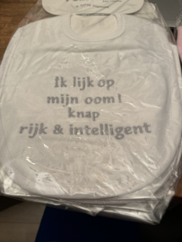 Slab. Ik lijk op mijn oom! knap rijk en intelligent wit/grijs