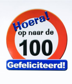 Groot bord op naar de 100