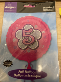Folie ballon nummer 5 roze 45 cm wordt geleverd zonder helium