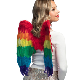 Engelenvleugels regenboog (50 x 50 cm) Engelenvleugels gevouwen regenboog (50 x 50 cm) De perfect accessoire voor een hemelse Pride outfit zijn deze mooie regenboogkleurige gevouwen engelenvleugels. De vleugels zijn 50x50 cm en makkelijk te dragen door de
