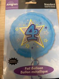 Folie ballon nummer 4 blauw 45 cm wordt geleverd met helium kan alleen bezorgd worden in Berkel en Rodenrijs, Bergschenhoek, Bleiswijk, pijnacker of in de winkel afgehaald worden