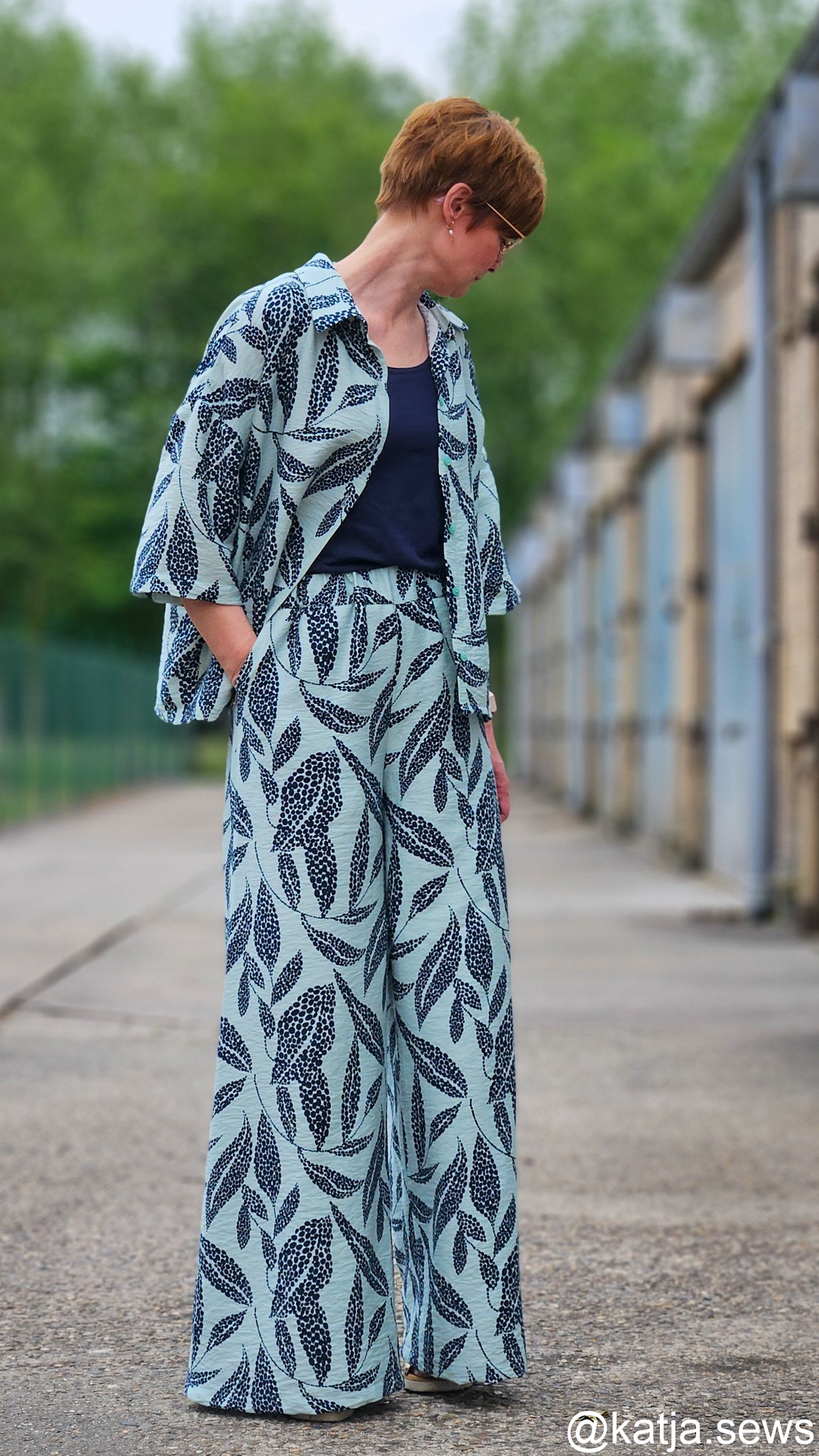 Kiki broek en blouse voor dames & tieners – papieren naaipatroon