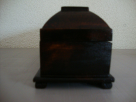 Houten kistje - pennendoos - VERKOCHT