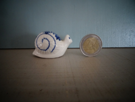 Miniatuur Delfts blauw - slak - letterbakfiguurtje - VERKOCHT