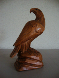 Beeldje houten roofvogel - VERKOCHT