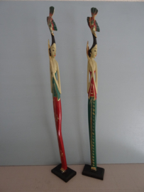 Oosterse vrouwen - hout - VERKOCHT