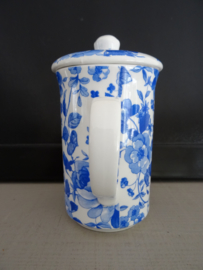 Mok met deksel - blauw/wit - St. George - Fine bone China - VERKOCHT