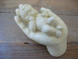 Beeldje baby op hand - Parastone - wit - VERKOCHT