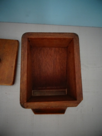 Oud houten doosje