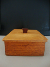 Oud houten kistje - VERKOCHT