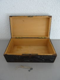 Houten kistje - Fries kerfsnede - volkskunst - VERKOCHT