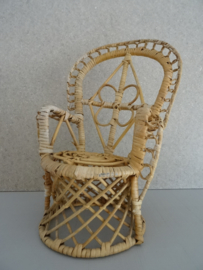 Vintage stoeltje - poppenstoeltje - plantenhouder - rotan - VERKOCHT