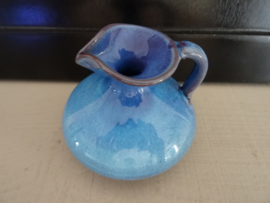Klein blauw kruikje - mini vaasje - keramiek - VERKOCHT