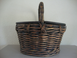 Mand met houten kleppen - VERKOCHT