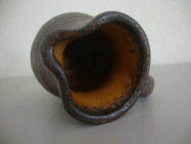 Kannetje Vest keramiek - bruin - K1 - VERKOCHT