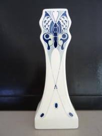 Oude vaas - vlinder - blauw/wit - VERKOCHT
