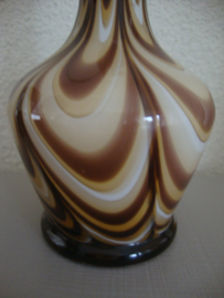 Vaas retro - opaline glas bruin gevlamd - VERKOCHT