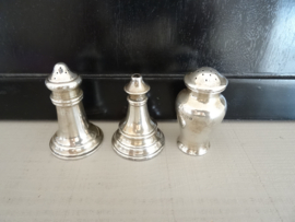 Zilveren strooibusjes - peper- en zoutstel - zilver - VERKOCHT