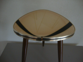 Vintage bijzettafeltje - VERKOCHT