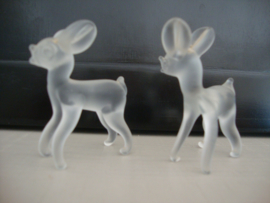 Twee beeldjes hertjes - glas - matglas - VERKOCHT