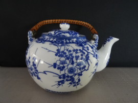 Theepot prunus - bloesem Japans - blauw/wit - VERKOCHT