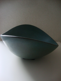 Aardewerk schaal met golvende rand - blauw - VERKOCHT