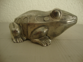 Beeldje kikker - zilverkleurig - VERKOCHT