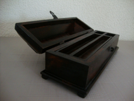 Houten kistje - pennendoos - VERKOCHT