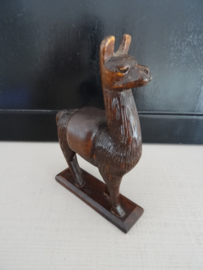 Houten beeldje alpaca - VERKOCHT