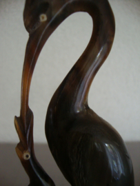 Beeldje kraanvogel met jong - hoorn - VERKOCHT