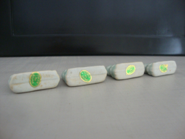 Eetstokjes houder - karper - celadon - VERKOCHT