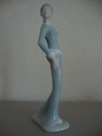 Vintage beeldje meisje - VERKOCHT