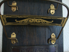 Dagbladen wandplank - VERKOCHT