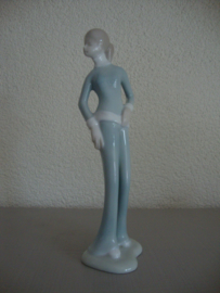 Vintage beeldje meisje - VERKOCHT