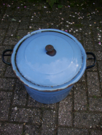 Grote ketel met deksel - lichtblauw - VERKOCHT